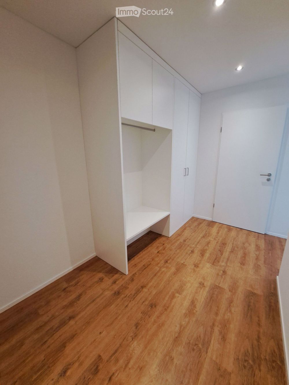 Grosszügige Wohnung mit wunderschönem Weitblick - Bild 3