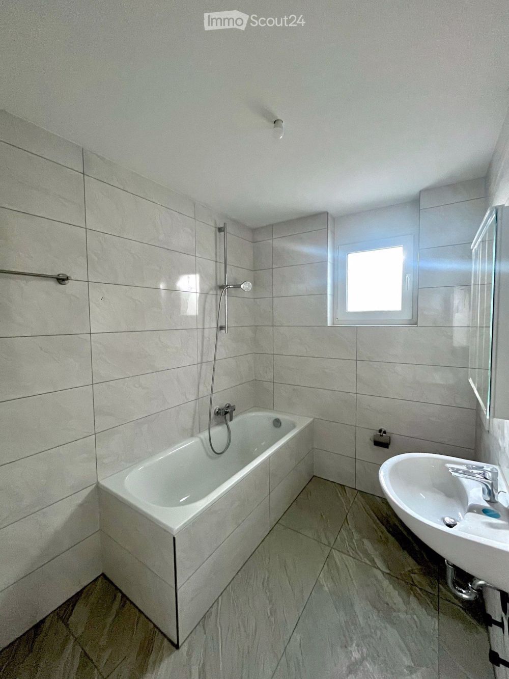 4.5-Zimmer-Neubau-Wohnung in Frenkendorf im EG mit Terrasse - Bild 2