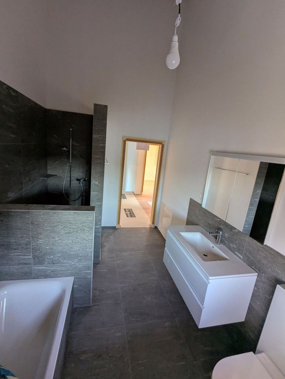Neubau 4.5-Zimmer Maisonette Wohnung im Grünen in Sulgen - Erstbezug - Image 5
