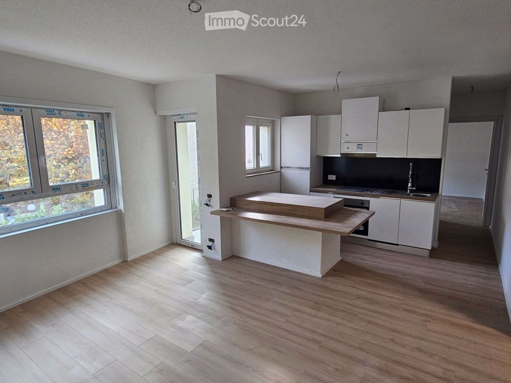 Wohnung in Erstbezug 2.5 Zimmer mit Waschküche - Bild 1