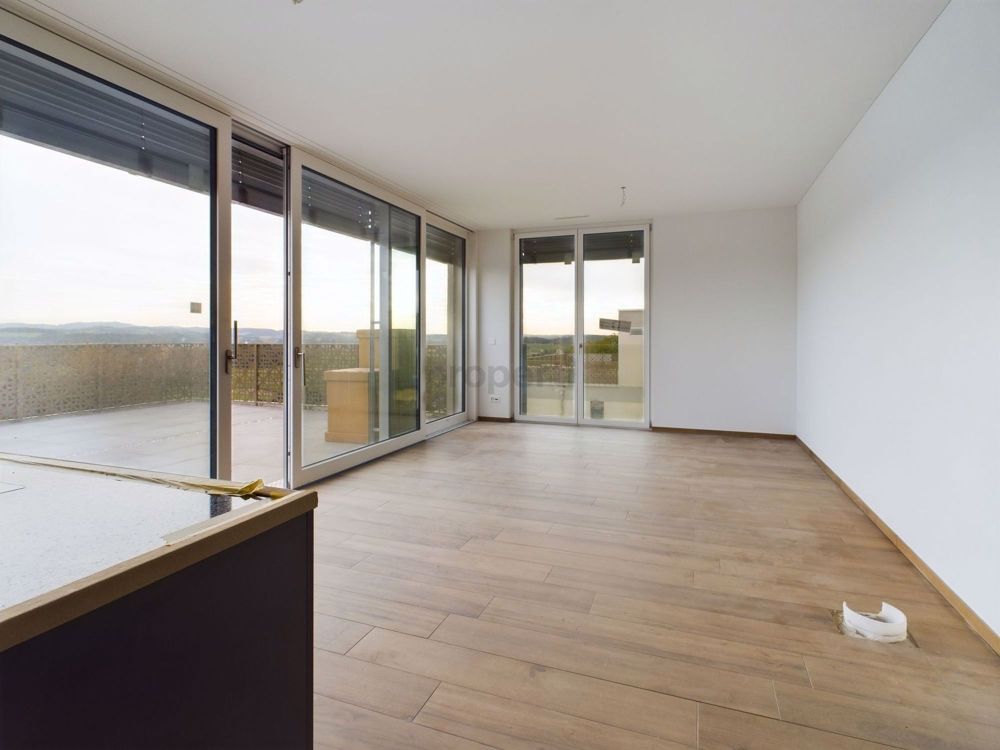 Penthouse-Perfektion: Exklusive 4.5 Zimmer Attikawohnung mit atemberaubender Aussicht in Herdern! - Image 2
