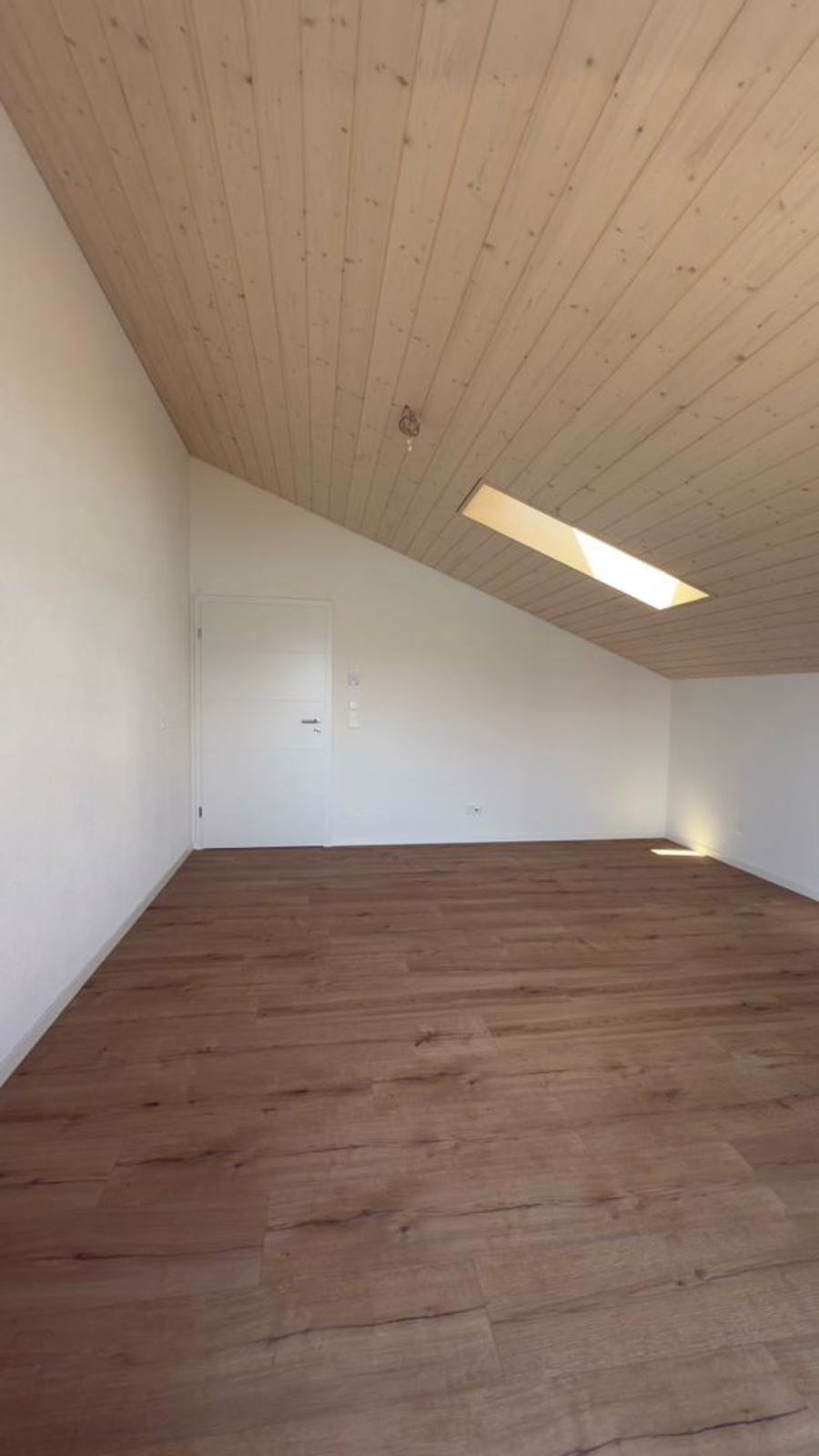 Exklusive 3½-Zimmerwohnung – Erstbezug, mit einzigartiger Berg- und Seesicht in Aeschlen ob Gunten - Bild 8