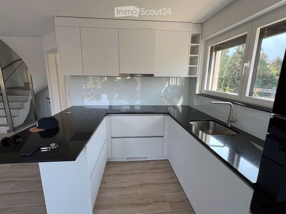 Moderne 5,5-Zimmer-Bifamilienhaus in Villeneuve mit Seeblick und Bergblick - Bild 3