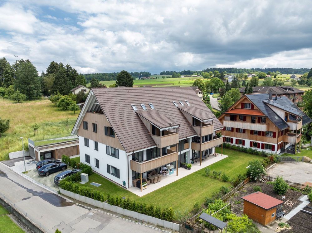 Attraktive Dachwohnung im Herzen von Berikon - Bild 1