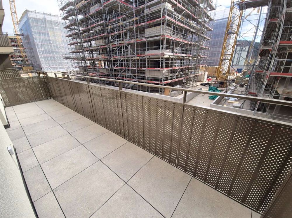 Appartement neuf de 2.5 pièces au 1er étage pour senior avec 2 balcons - Bild 4