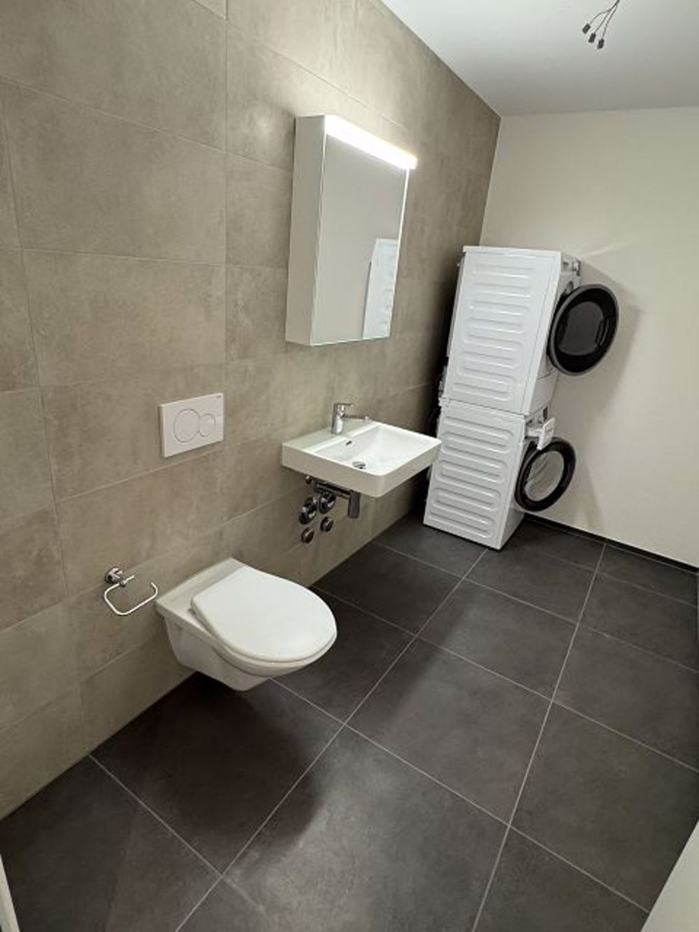 moderne 3.5-Zimmer-Neubauwohnung mit Einzugsbonus! - Badezimmer 2