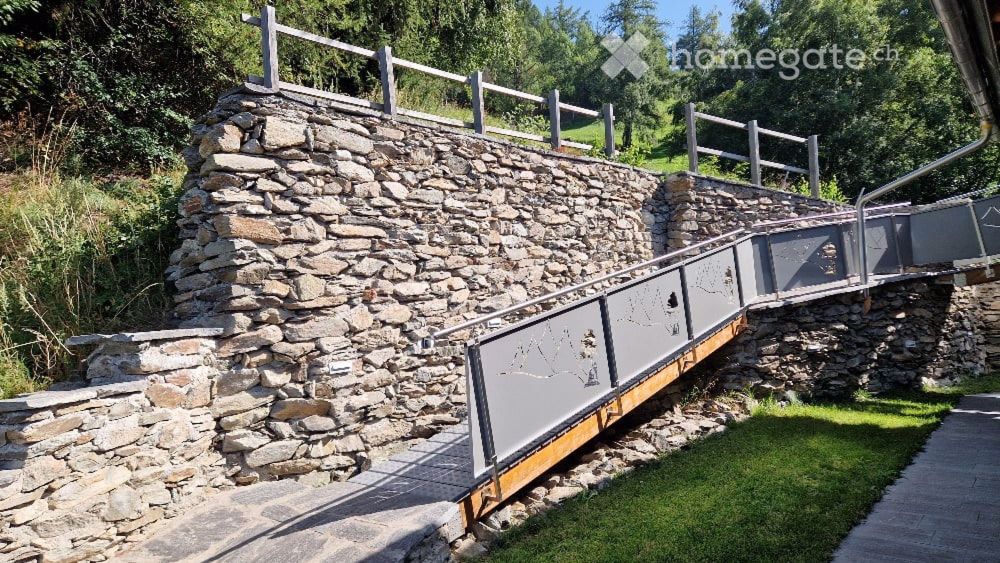 Exklusives 6-Zimmer-Chalet mit Panoramablick an der Rhone Südseite zu vermieten - Bild 2