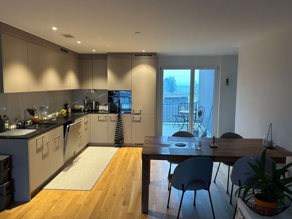 Möbliertes WG-Zimmer mit eigenem Bad & Dachterrassenzugang Attikawohnung - Bild 5