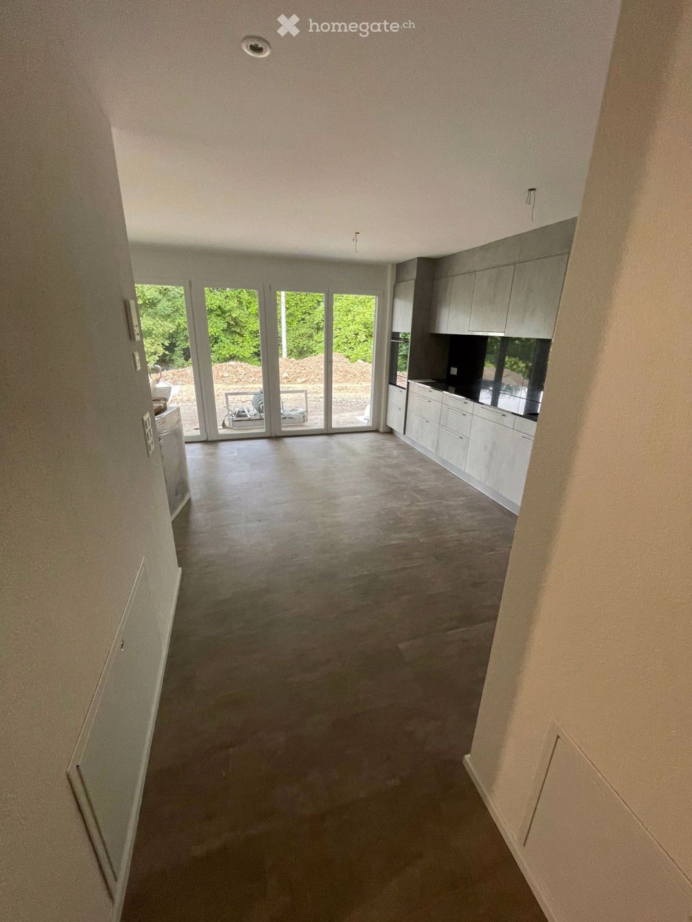 Moderne 2.5-Zimmer-Neubau-Wohnung mit Panorama-Balkon in Hombrechtikon - Bild 3
