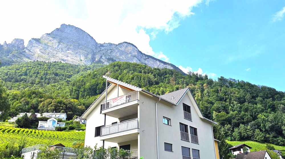 Edle, moderne Dachwohnung mit Terrasse und schönem Blick zum Schloss Sargans - Bild 13