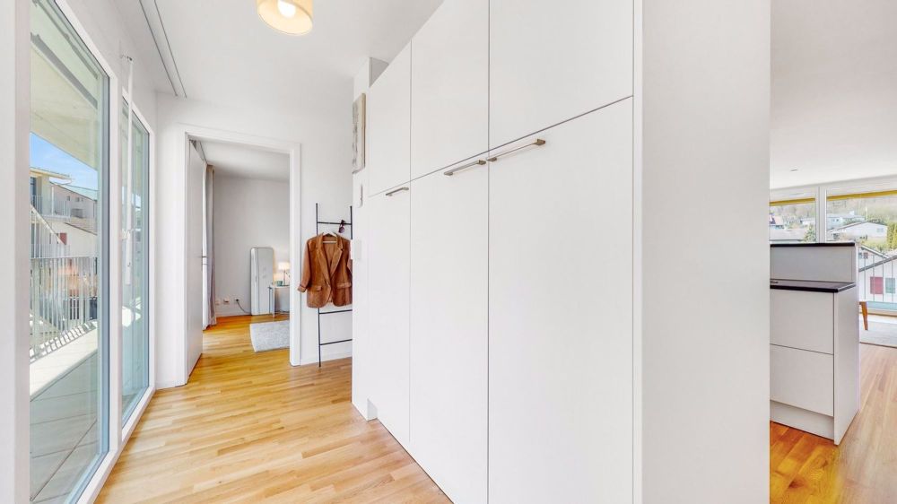 WOHNUNGEN MIT STIL - OHNE STRAHLEN - 35-Zimmer-Wohnung-in-Schmitten-Eingang
