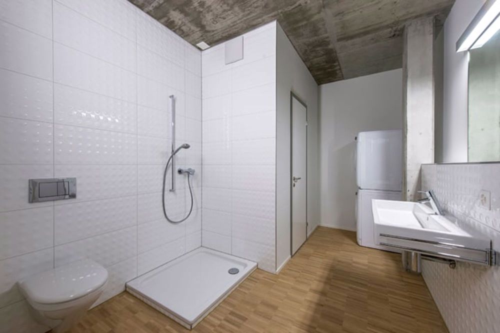 Kleinloft (72 m²) mit 20 m² Loggia - azireal_Loft D4 05_Bad