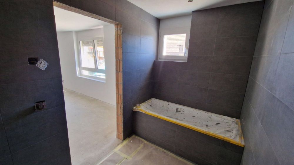 Erstbezug 4.5 Zimmer Wohnung mit privatem Garten - Bild 4