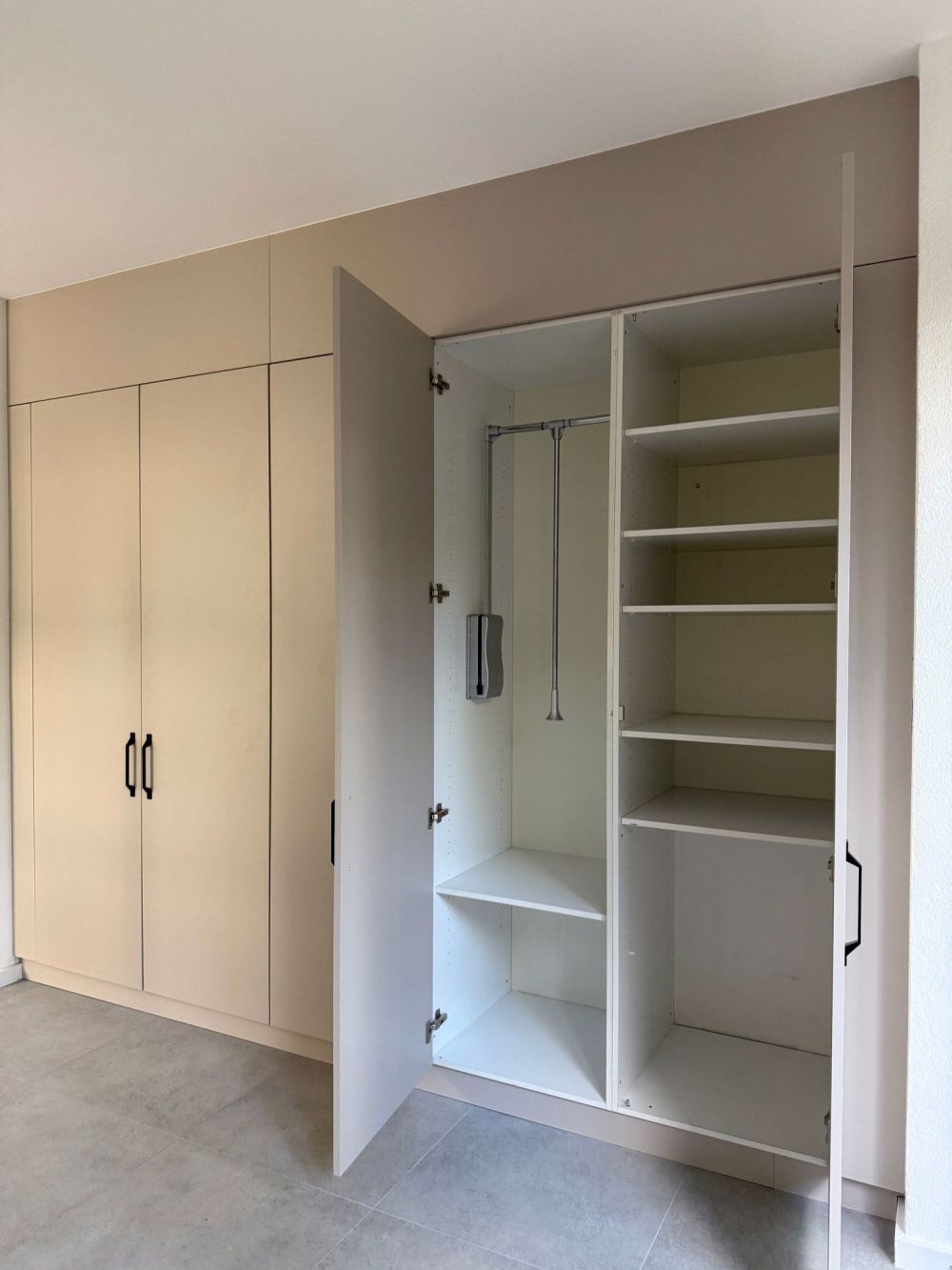 Neu sanierte, rollstuhlgerechte 1.5-Zimmerwohnung mit Terrasse im beliebten Gurzelenquartier Biel - Bild 8