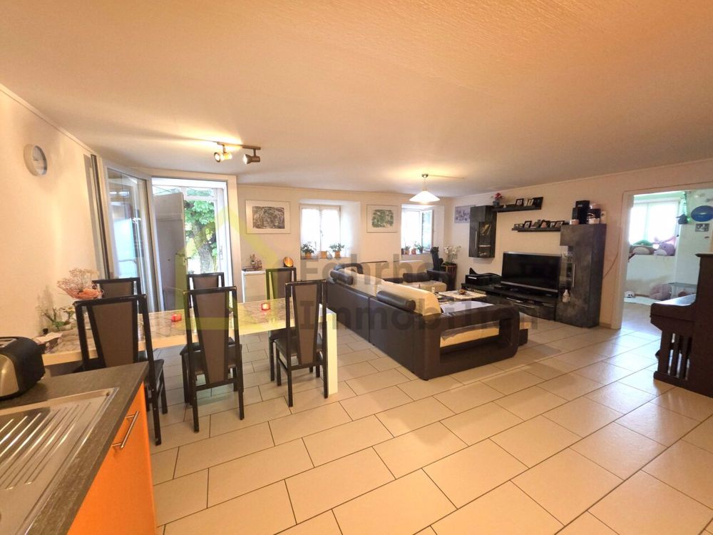 Sonnige Familienwohnung mit Sitzplatz - Bild 2