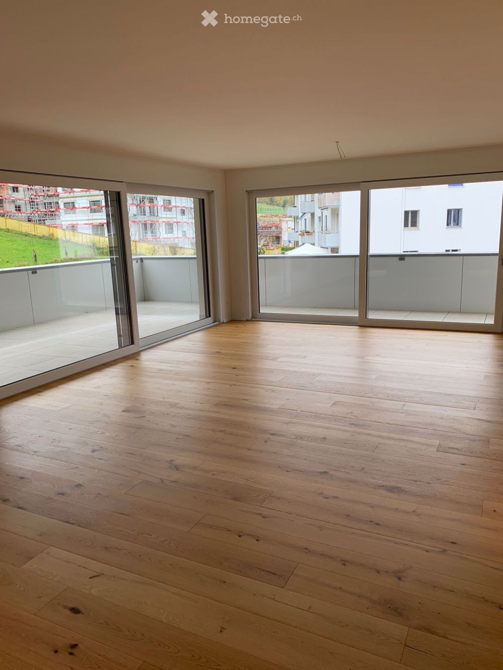 Moderne 4.5-Zimmer-Neubau-Wohnung mit grossem Balkon - Bild 9