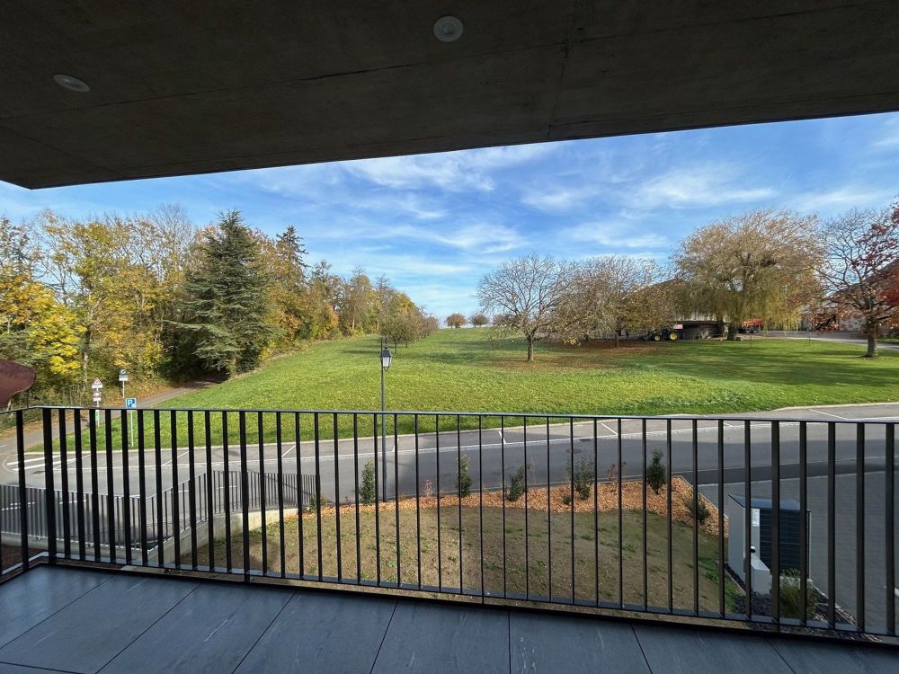 Wunderschöne 3.5-Zimmer-Wohnung, komplett neu, im 1. Stock - Objekt Nr. 8 - Route de Saint-Denis 3 - Senarclens - Bild 2