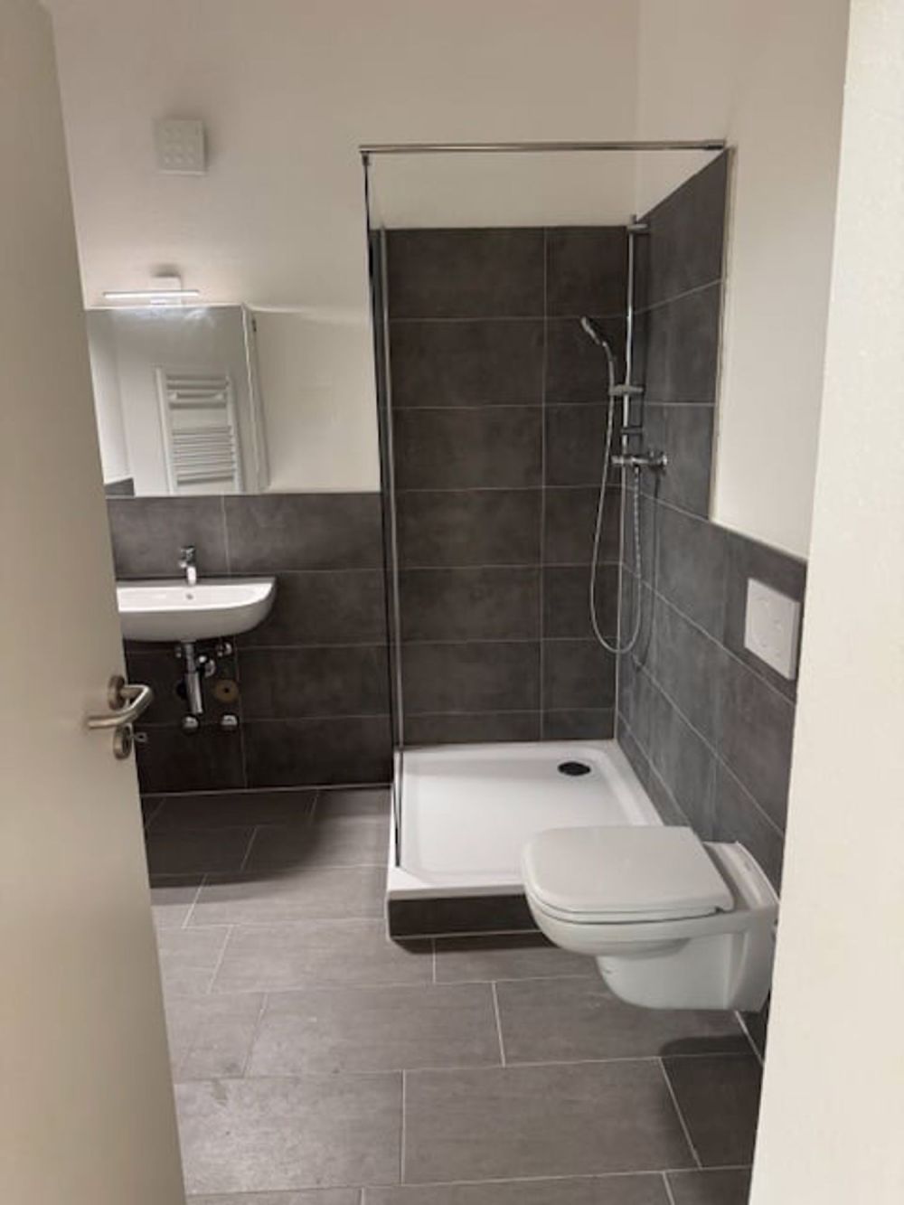 Wunderschöne 2 Zimmer Wohnung in Erstfeld - Bild 5