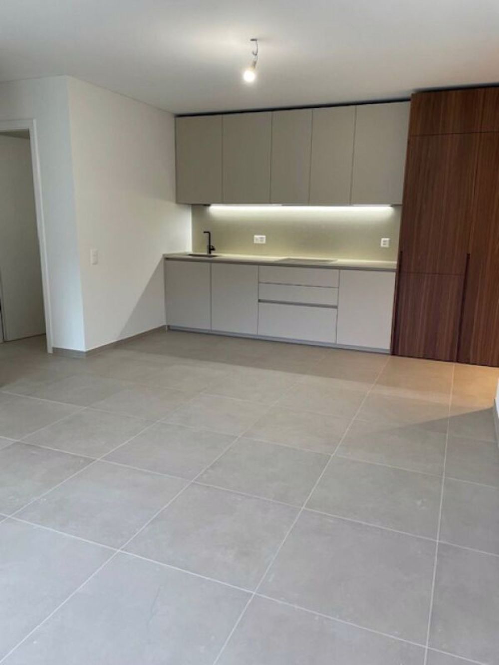 Mieten wir eine wunderschöne 2.5-Zimmer-Wohnung mit Garten - Bild 3