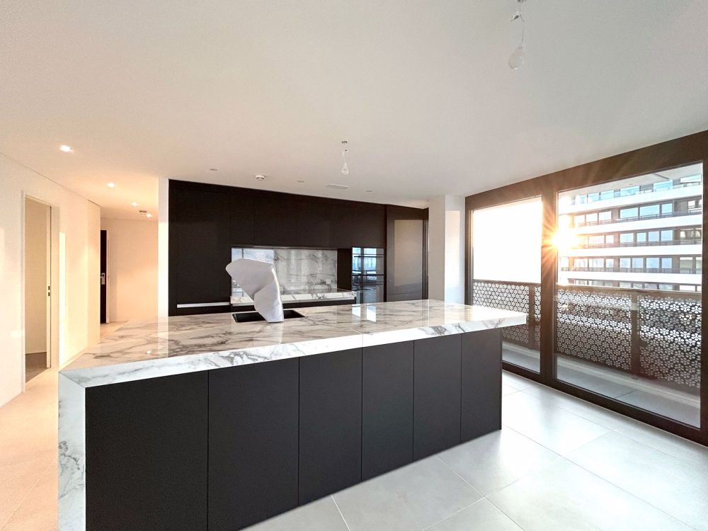 EXKLUSIV WOHNEN AUF 33. ETAGE DES HÖCHSTEN WOHNGEBÄUDES DER SCHWEIZ - Bild 1