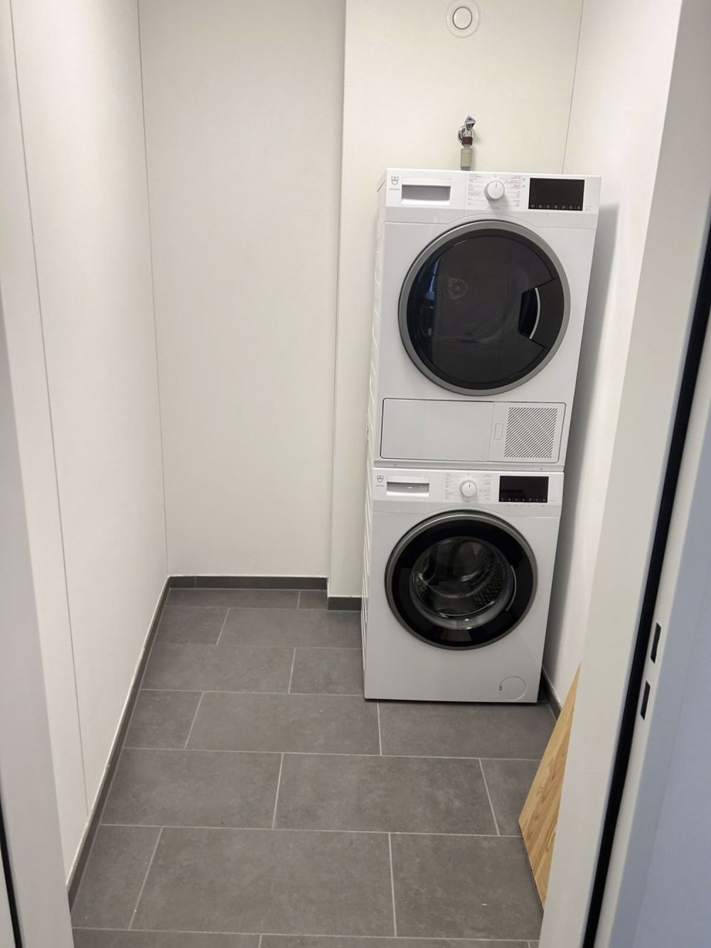 Grosszügige, helle und preiswerte 4.5 Zimmer Familienwohnung im Neubau im Zentrum von Regensdorf - Bild 10