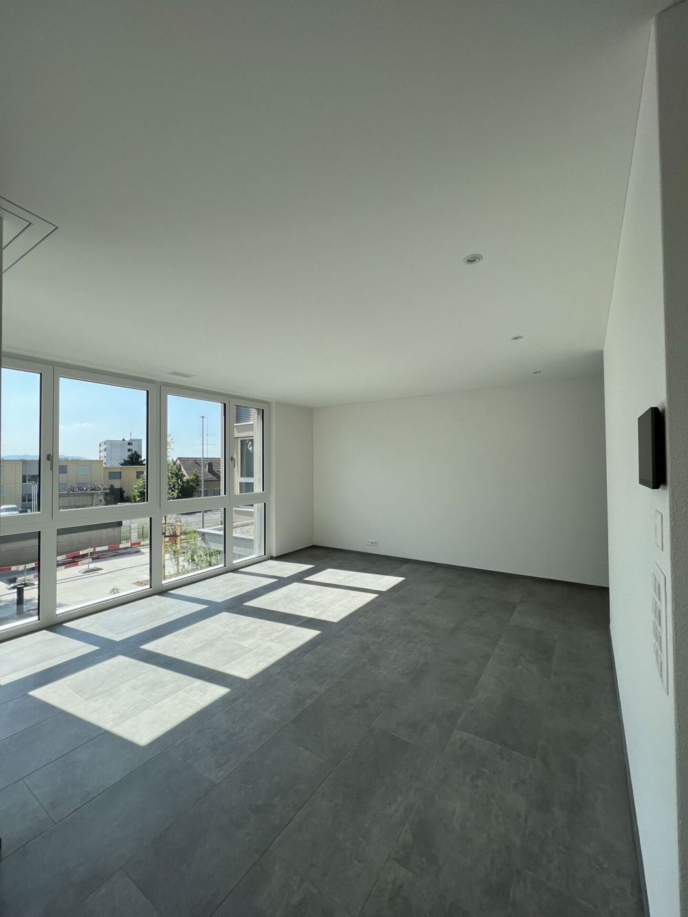 3.5 Zimmer-Wohnung mit viel Wohnfläche sucht Mieter! - Bild 3