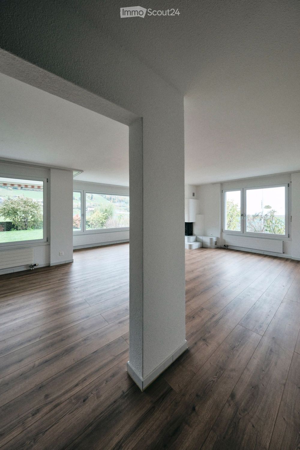 Neu renovierte helle 4.5-Zimmer-Wohnung mit Weitblick - Bild 1