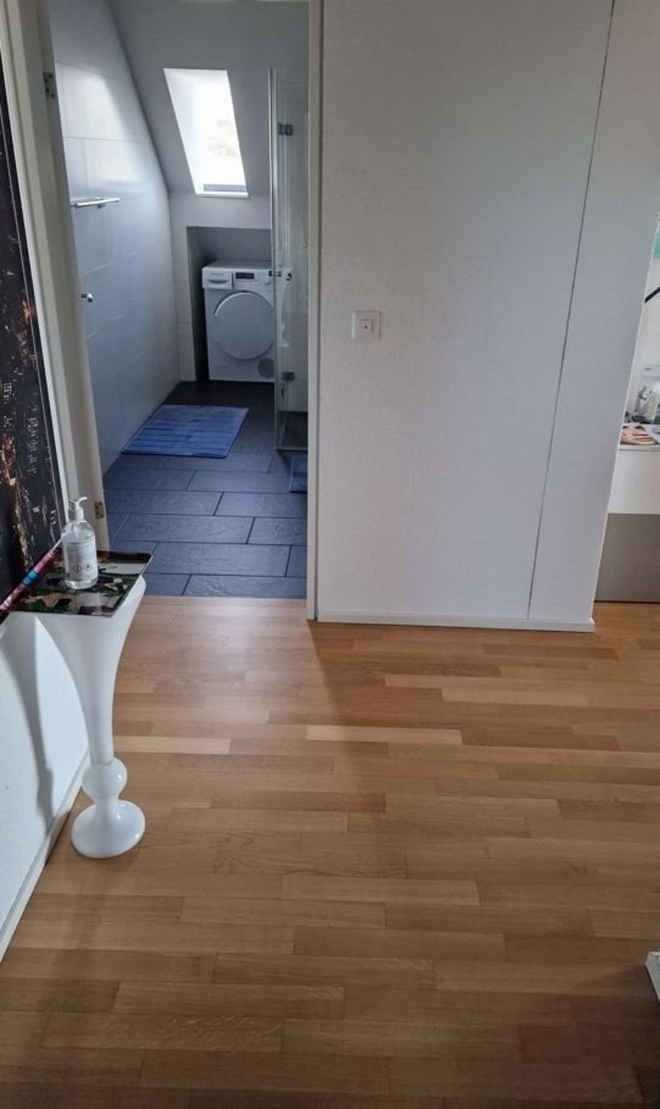 Schöne 1.5-Zimmerwohnung im Dorfkern zu vermieten - Eingangbereich