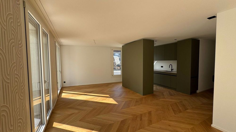 2.5-Zimmer-Wohnung mit grossem Sitzplatz in attraktivem Neubau - Bild 2