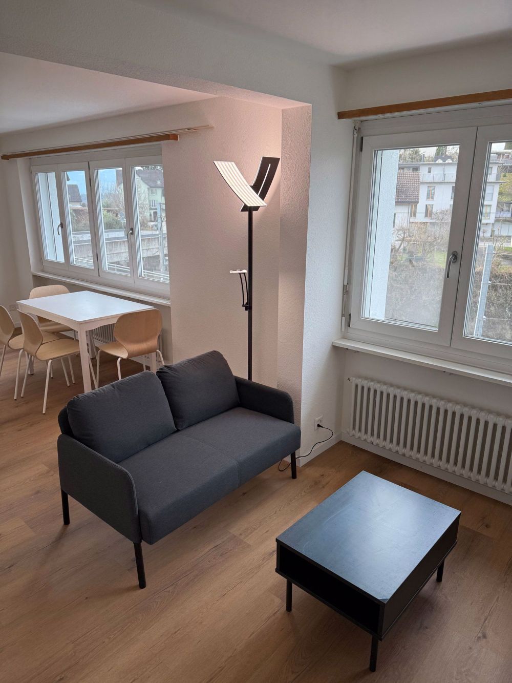 Im schönen Rüti - Ein Dachzimmer warte nur auf Sie - Bild 1