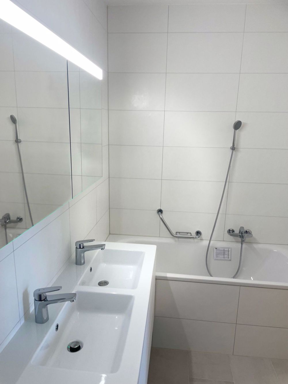 Nouvel appartement avec vue sur la vieille ville jusqu'aux Préalpes - Bild 10