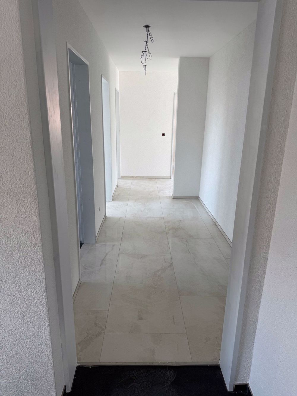Erstbezug: Moderne 4.5- Zimmer- Wohnung - Bild 1