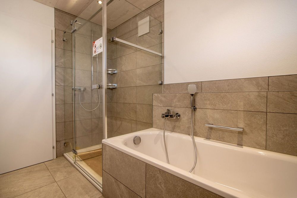 Erstvermietung Wohnen mit Charme - 3.5-Zimmer Erdgeschosswohnung - Armaturen Bad