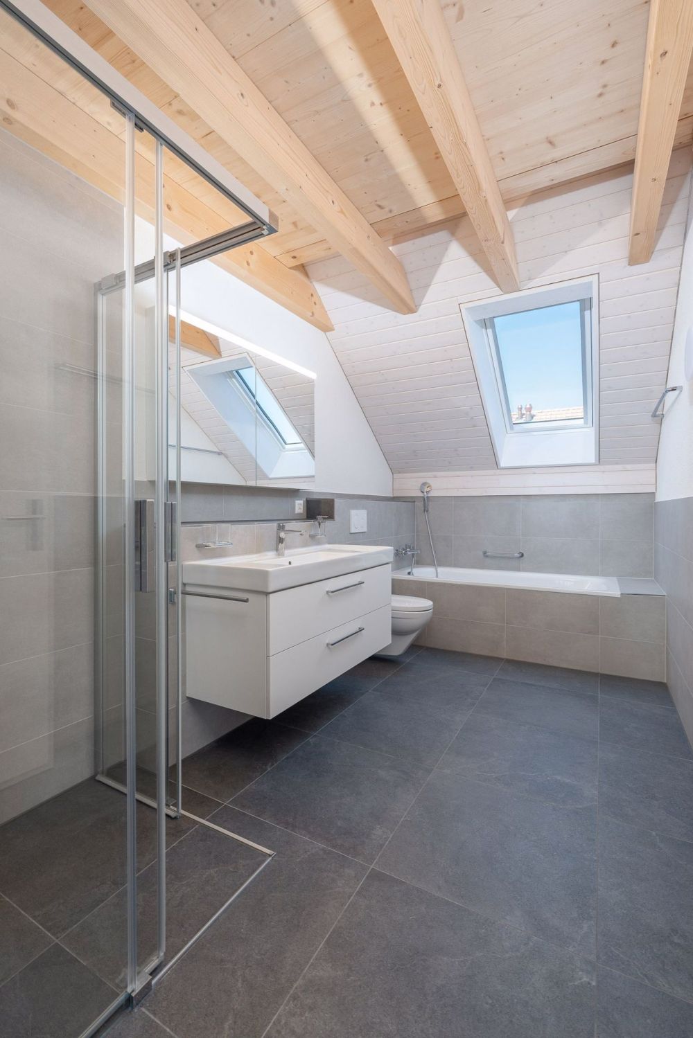 NEUBAU 2½-Zi-Dachwohnung im Eigentumsstandard, Galerie & traumhafter Aussicht! Ihr neuer Rückzugsort - Bild 4