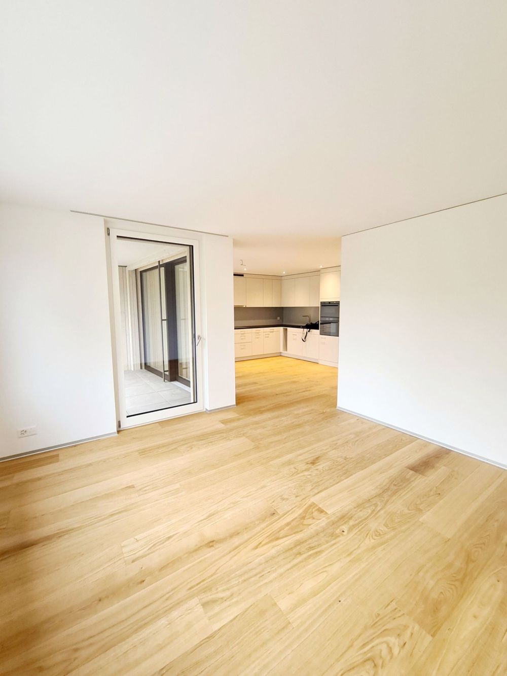 Nachhaltig wohnen in Niederönz stilvolle 2.5-Zimmerwohnung mit innovativem Energiekonzept - Bild 3