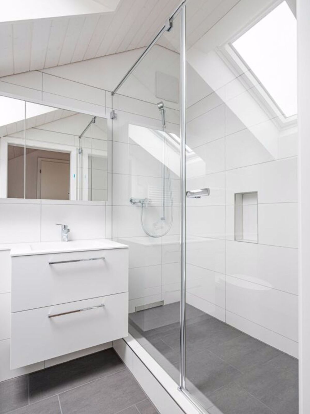 ERSTVERMIETUNG, EINZIGARTIGE UND TRENDIGE DACHWOHNUNG MIT LOFTCHARAKTER! - Bild 7