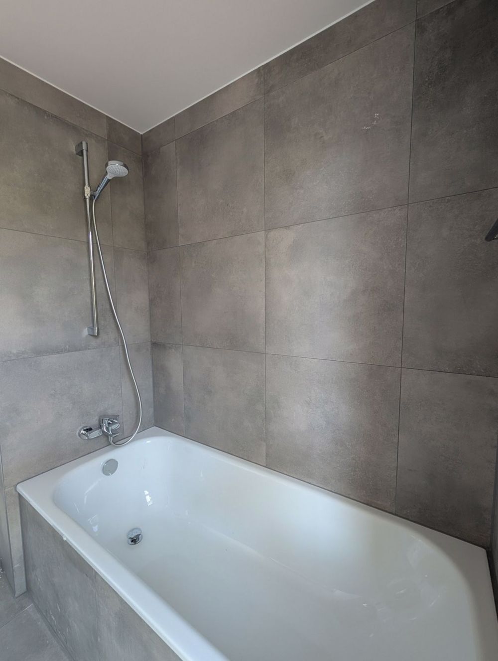 ERSTVERMIETUNG - Badezimmer