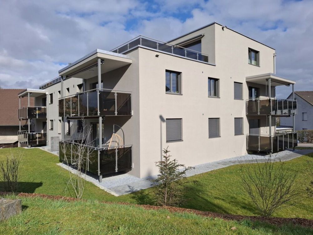 Zweitvermietung: moderne & grosszügige 2.5 Zi-Wohnung mit Balkon - Bild 2