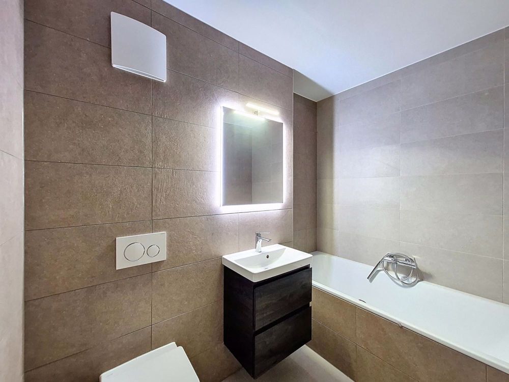 Neuf ! Appartement de 3.5 pièces au 4ème étage avec balcons - Bild 8