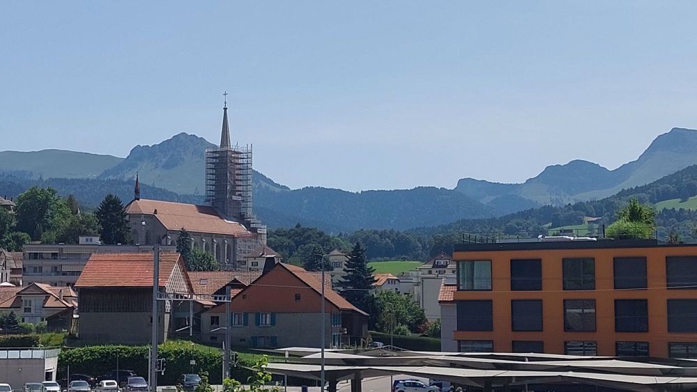 Appartement de standing neuf de 4,5 pièces à 2 pas de la gare - Bild 1