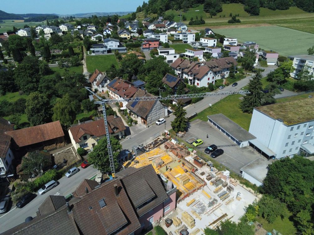 Moderne 3.5-Zimmer-Wohnung mit Balkon und grossem Sitzplatz in Beringen - Bild 9