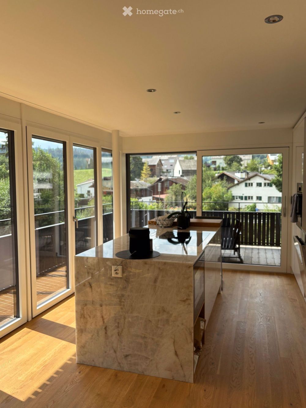 Exkl. 3.5-Zi.-Neubauwohnung als Erstwhg. mit Garten, Balkon und Traumlage am Bergbach in Trin Mulin - Bild 3