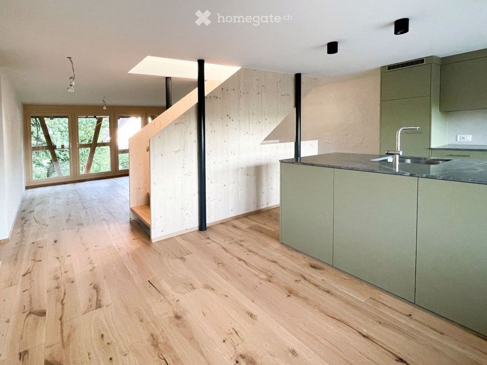 Sonnige und grosszügige 3.5-Zimmer-Wohnung als eigener Hausteil - Bild 1