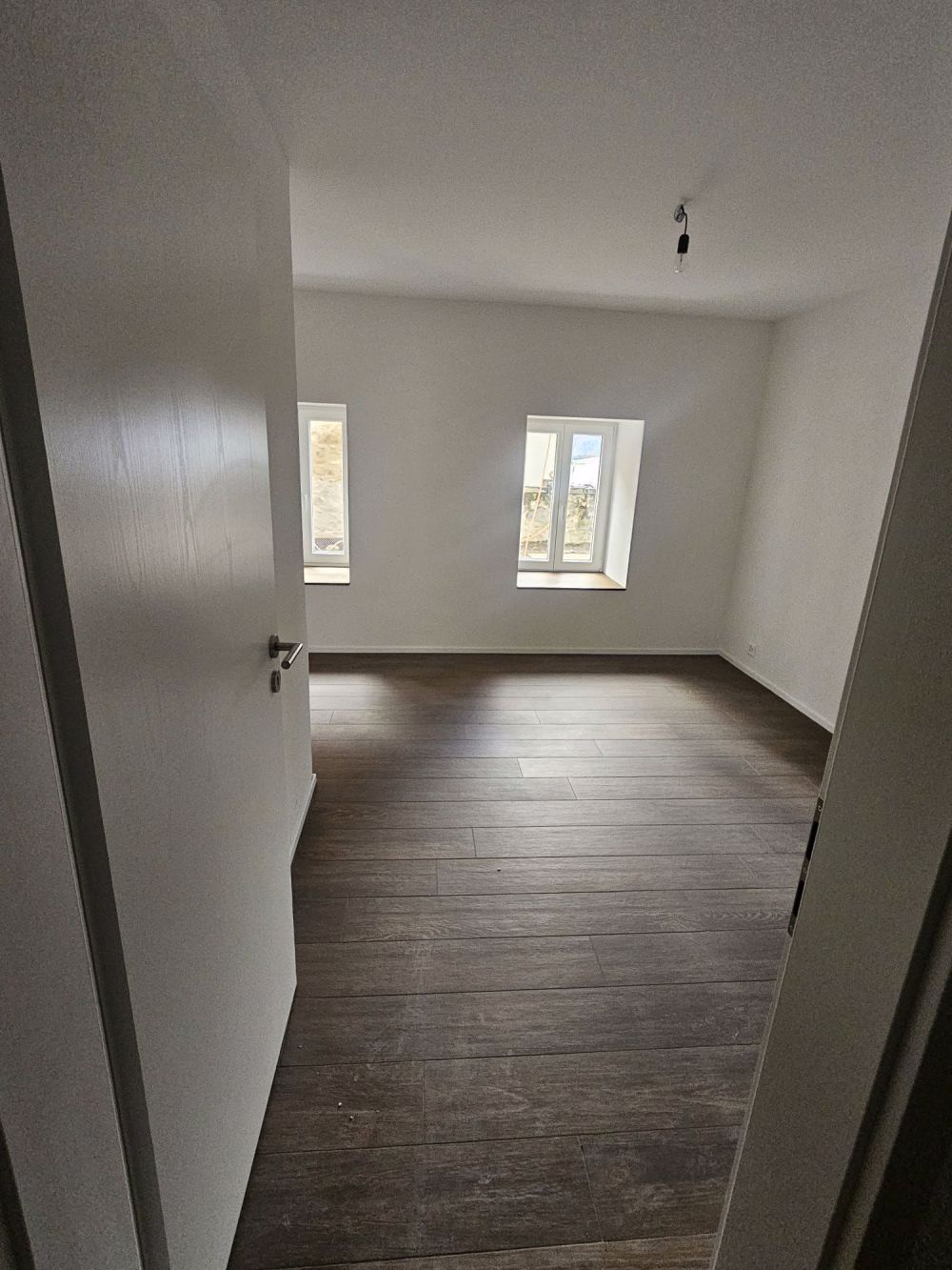 Neue 2.5-Zimmer-Wohnung mit Terrasse im alten Dorf - Bild 6