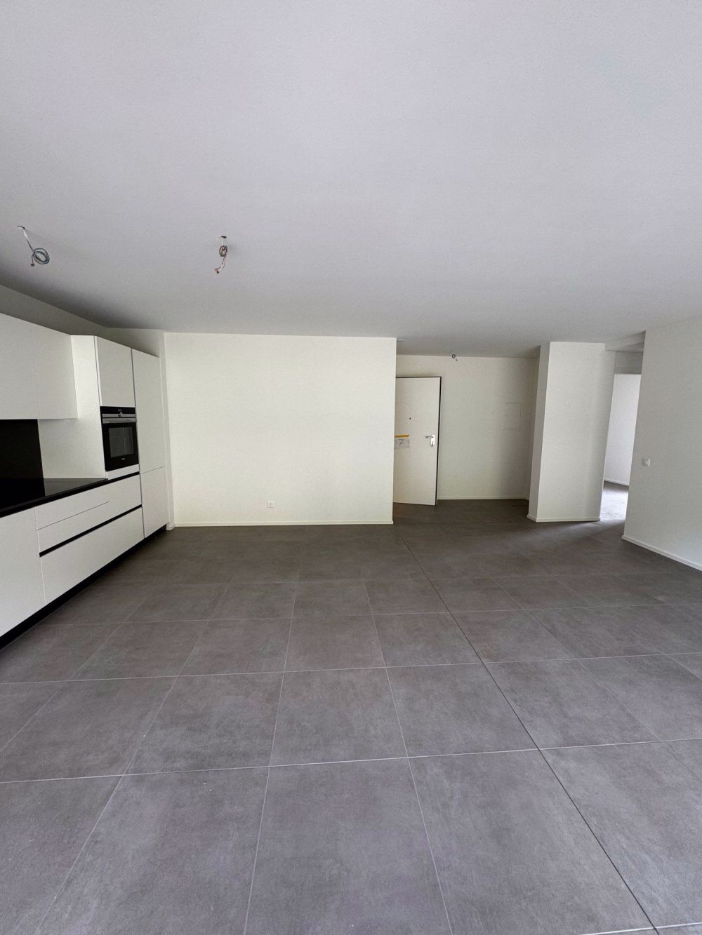 MONTEGGIO 3.5 | Miete 1'320 | Nebenkosten 180 | Parkplatz 100 - Bild 3