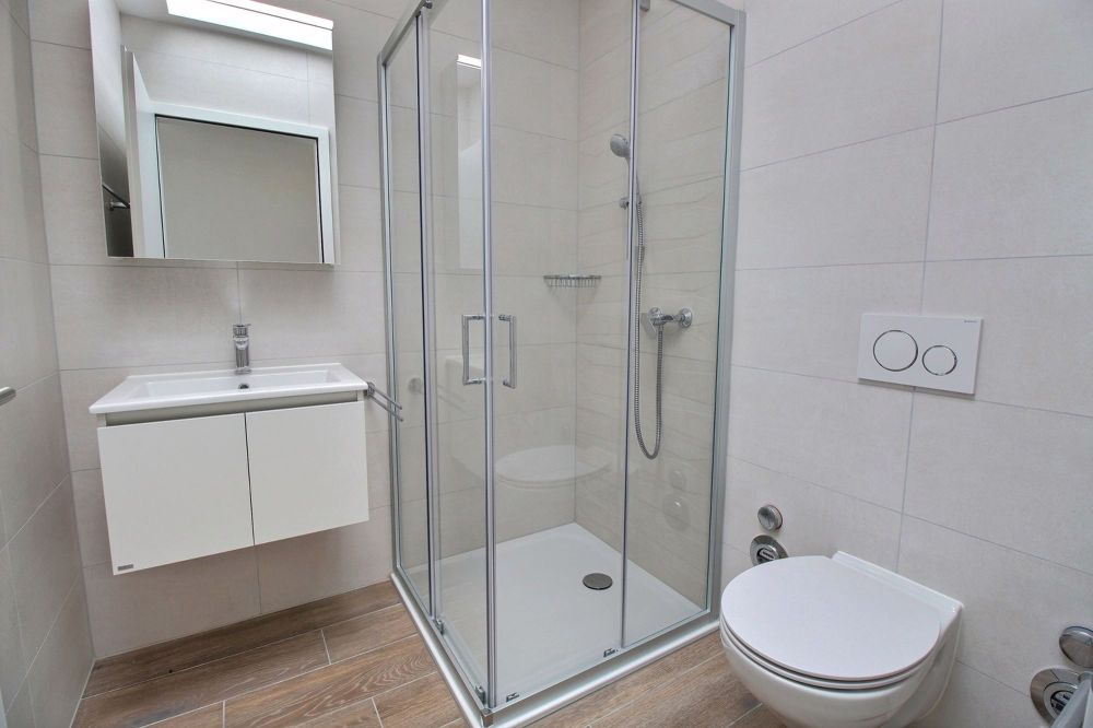 Appartement neuf de 5.5 pièces à louer - Salle de douche 1