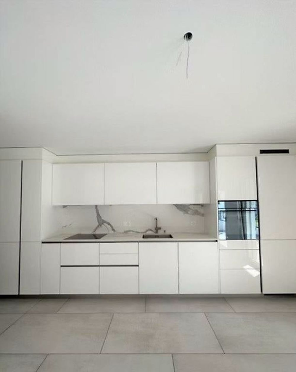 Moderno appartamento di 2.5 locali con balcone a S. Antonino - Bild 2