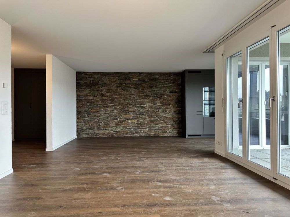 Grosszügige 5.5-Zimmer-Wohnung in Wil - Wohnzimmer