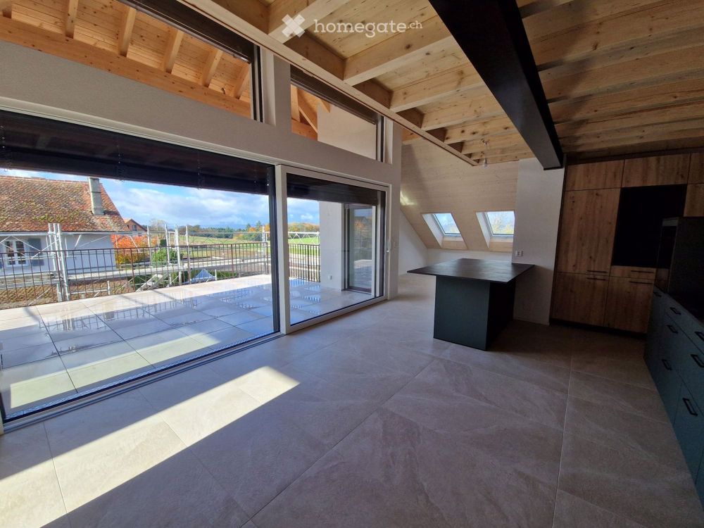 Neue und helle Wohnung – Dachgeschoss-Duplex 4.5 Zimmer mit 115 m2 – Bottens - Bild 2