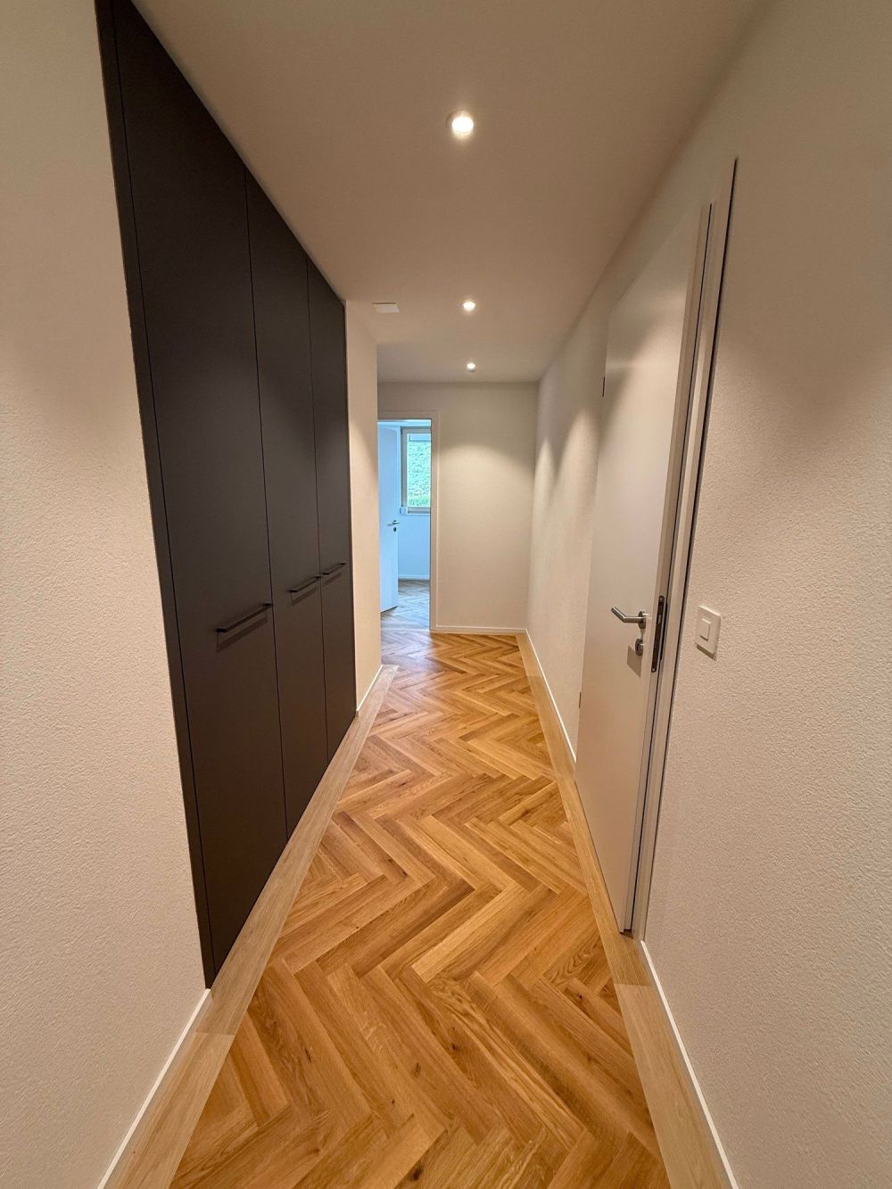 Neugebaute 4.5-Zimmer-Maisonettewohnung in ruhiger Lage in Blauen - Bild 7